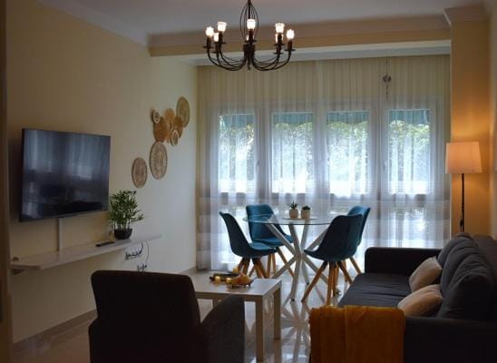 TV and multimedia, Living room, Dining area
