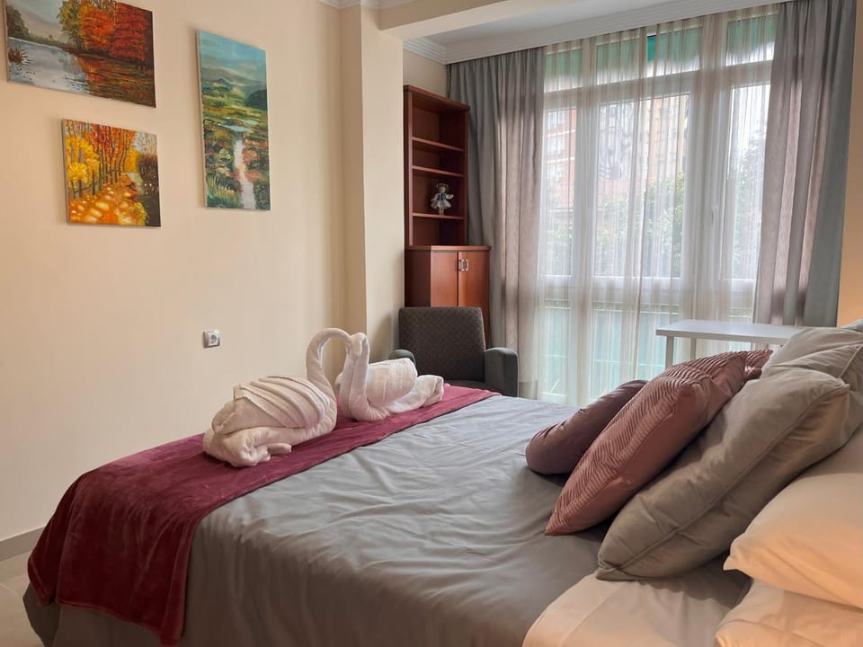 Bed, Photo of the whole room, Bedroom