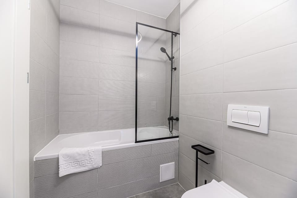 Shower, Bathroom, Bath, towels