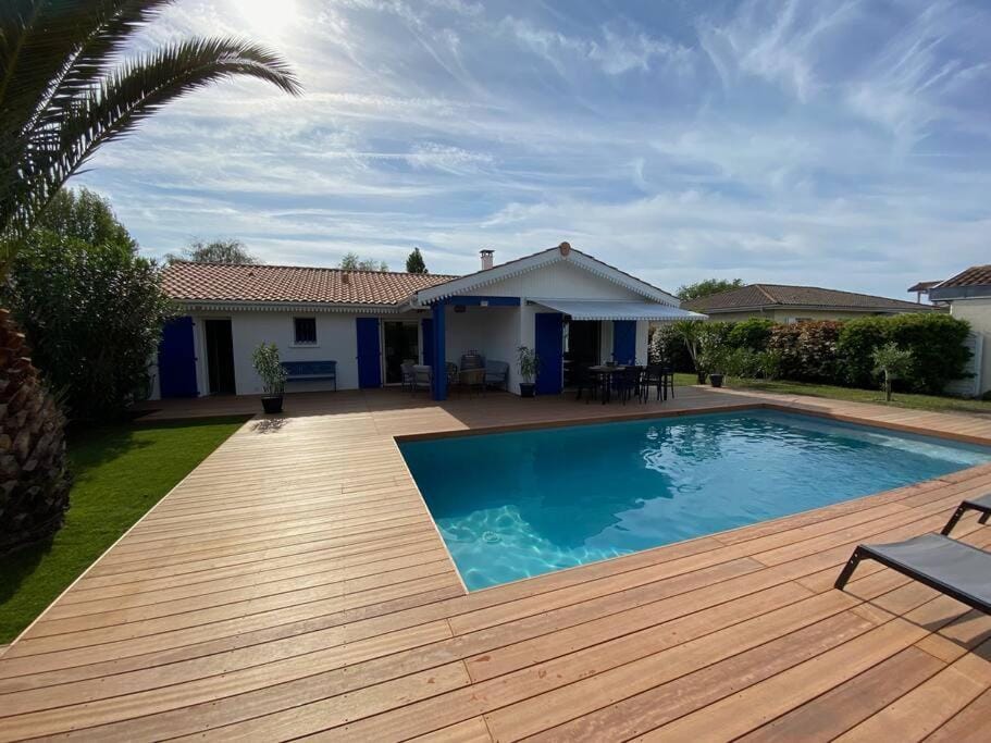 Maison moderne avec piscine Villa in La Teste-de-Buch