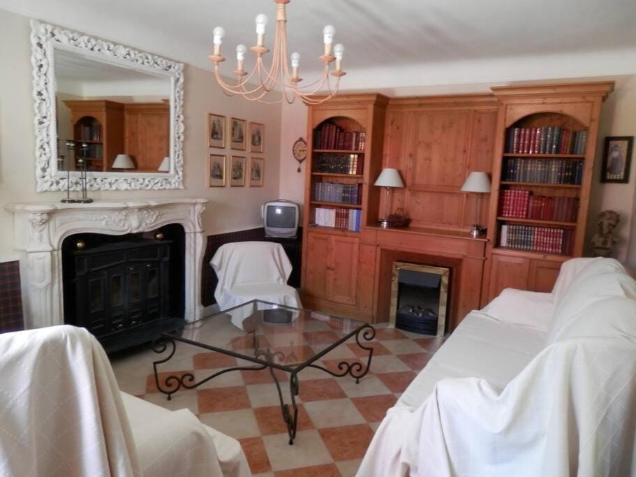 Gîte Adrienne au Theil House in Nouvelle-Aquitaine