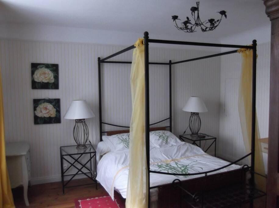 Gîte Adrienne au Theil House in Nouvelle-Aquitaine