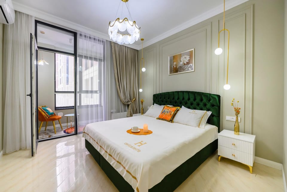 Bed, Balcony/Terrace, Bedroom, Mountain view, air conditioner