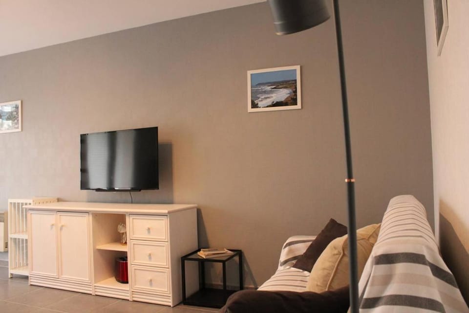 525 - A ERQUY, dans cet immeuble, situé à 300m du centre et 200m de la plage Apartment in Brittany