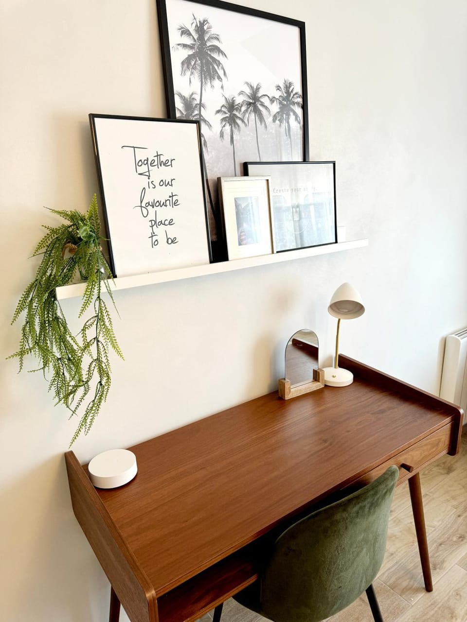 Seating area, Bedroom