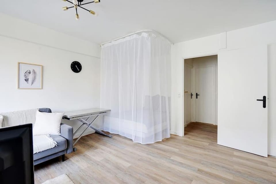 Appartement refait à neuf - Paris Apartment in Paris