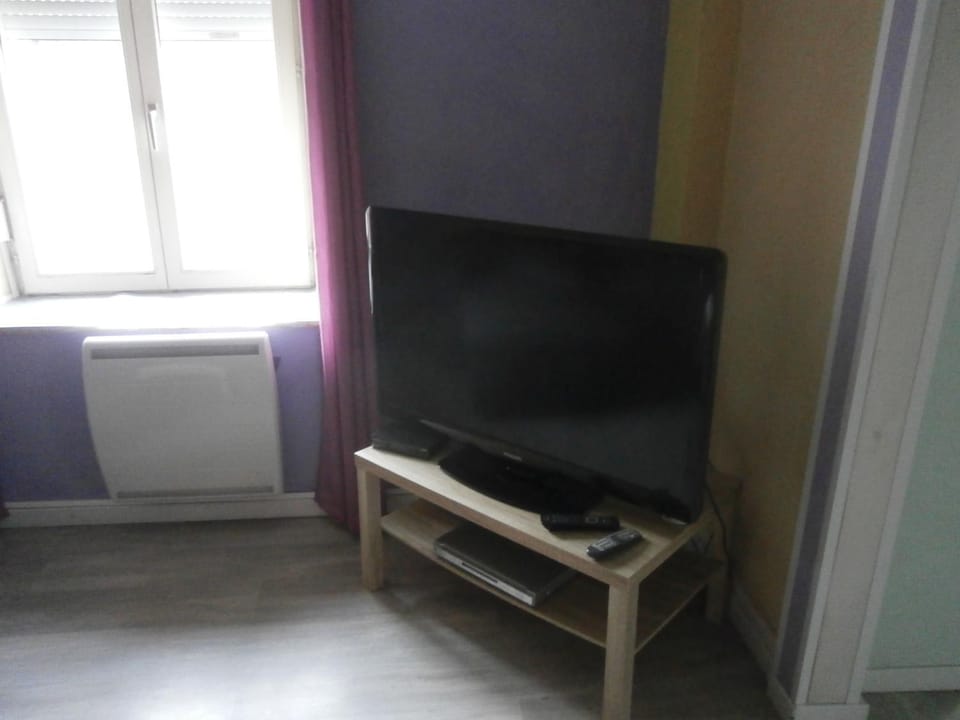 Communal lounge/ TV room, TV and multimedia