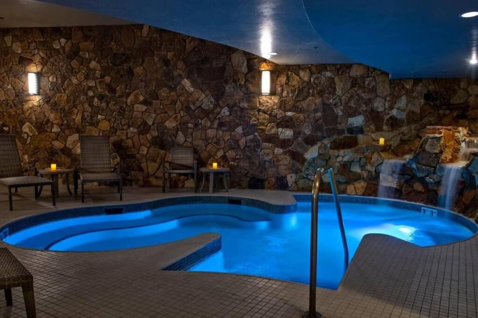 Grand Lodge Peak 7 -1 Bedroom Ski-in/out Apartment in Breckenridge