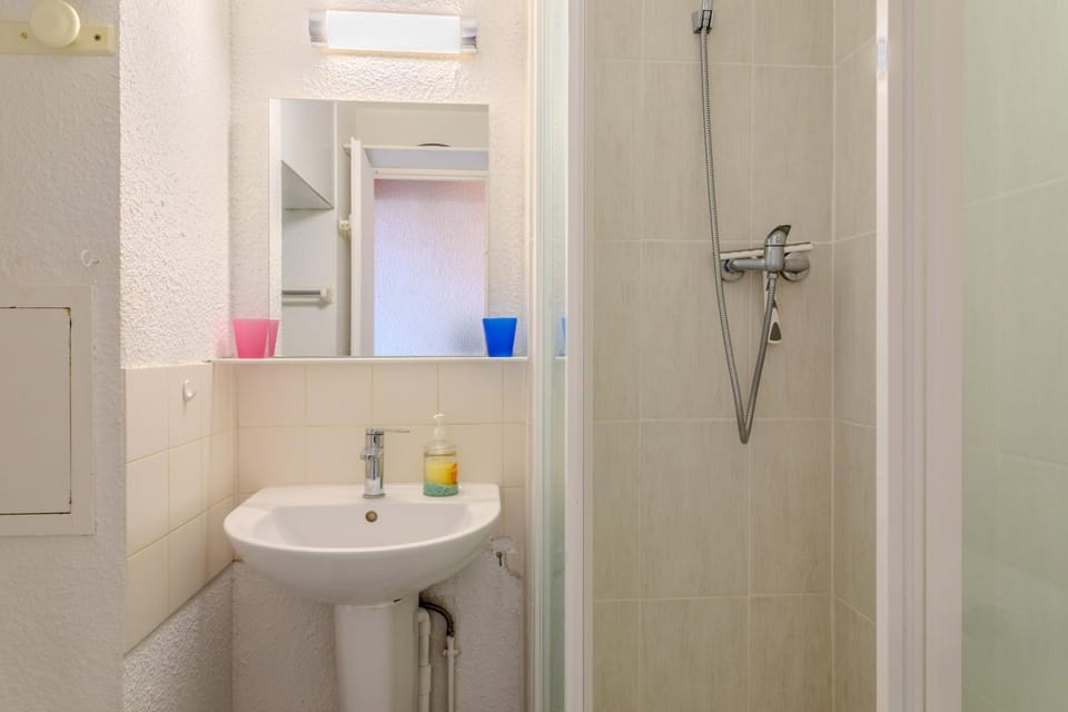 Bathroom, Living room