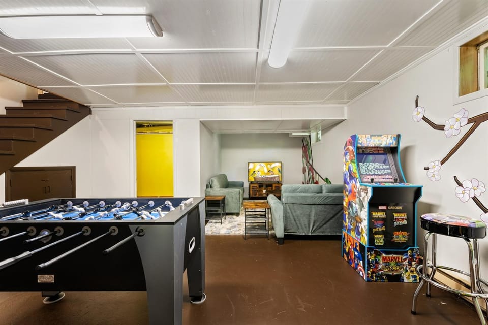 Secluded Home Walk to Marina GameRoom & HotTub House in Sister Bay