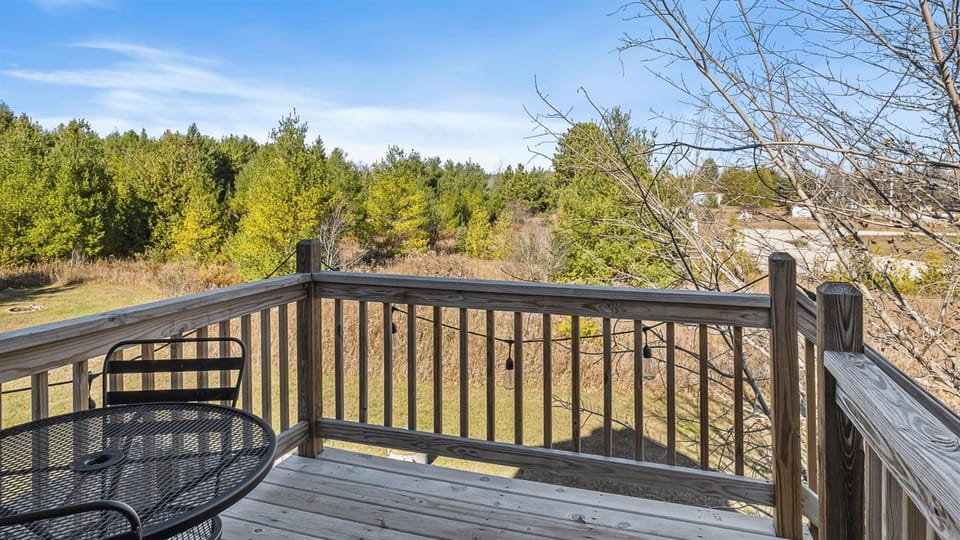 Perfect Retreat for 2 Studio Above Bakery, Dogs! Apartment in Door County