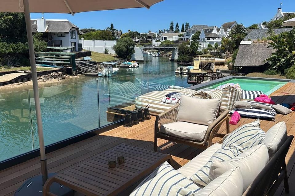 Patio, Pool view, River view, Swimming pool, sunbed