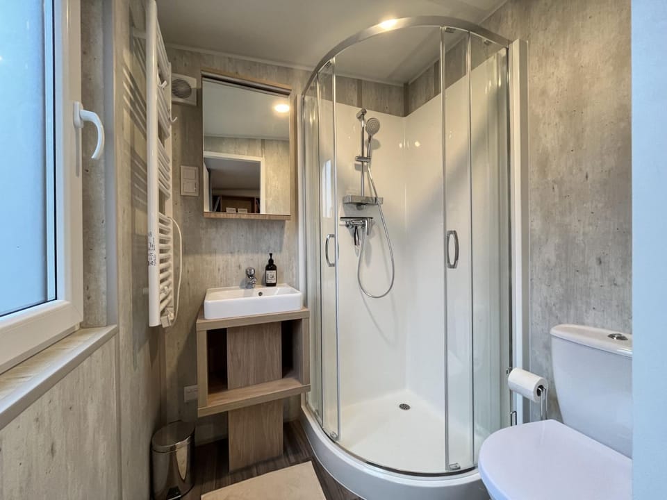 Holiday Home Tiny Haus mit schönem Seeblick by Interhome House in Bavaria
