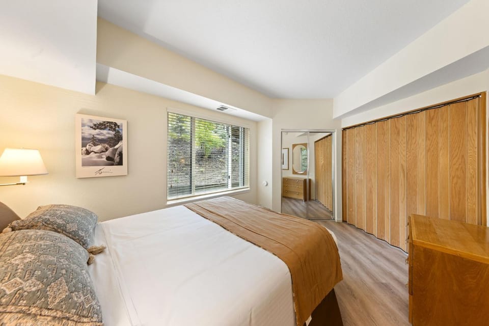 Palisades Tahoe Lodge Rentals One Bedroom #120 Apartment in Palisades Tahoe (Olympic Valley)