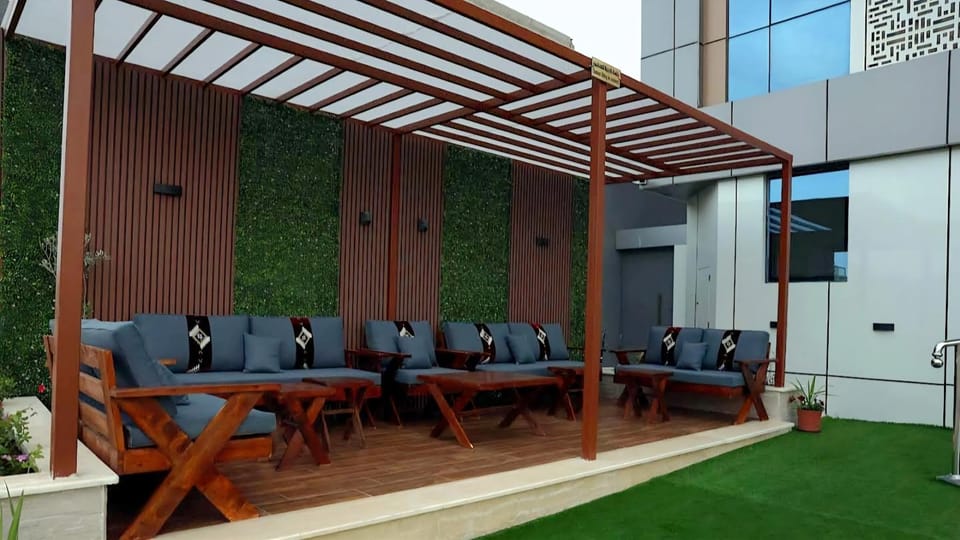 Seating area, Evening entertainment