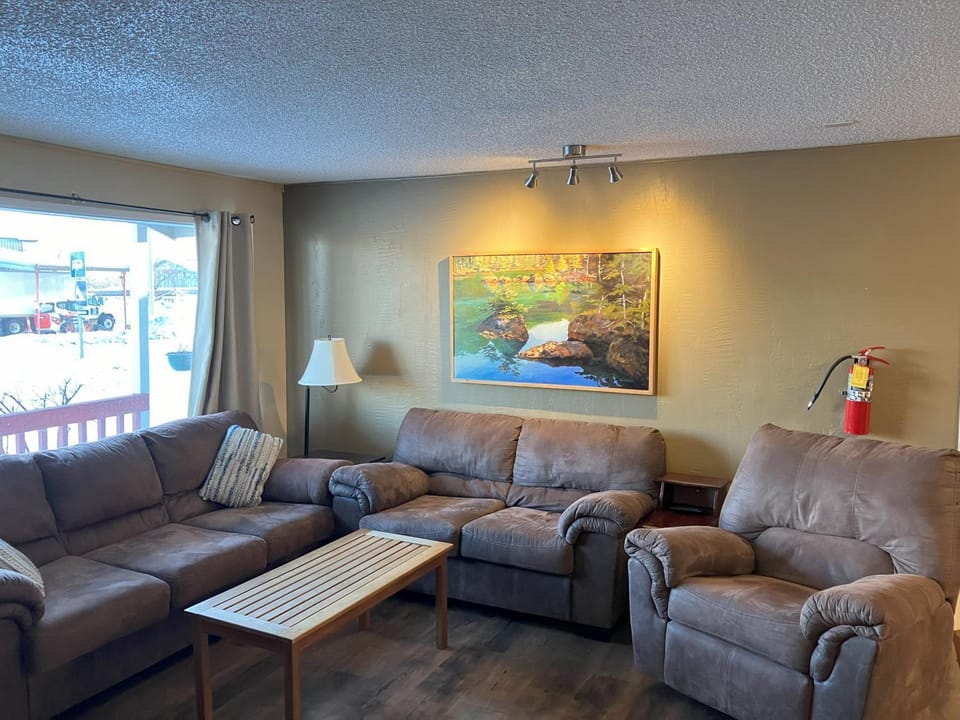 Living room, Seating area