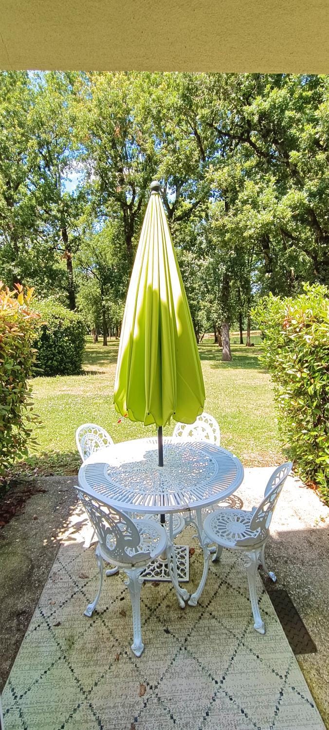 Patio, Garden, Balcony/Terrace, Meals
