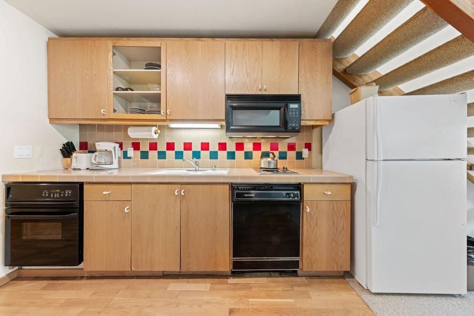 Palisades Tahoe Lodge Rentals Studio Loft #353 Apartment in Palisades Tahoe (Olympic Valley)