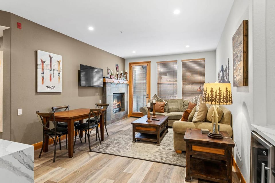 Palisades Tahoe Lodge Rentals Premium Two Bedroom #700 Apartment in Palisades Tahoe (Olympic Valley)