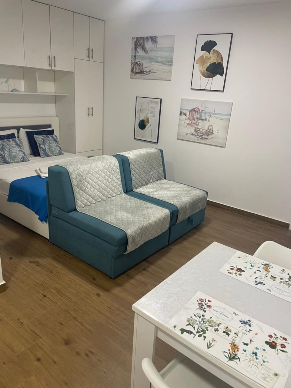 Bed, Living room, Seating area
