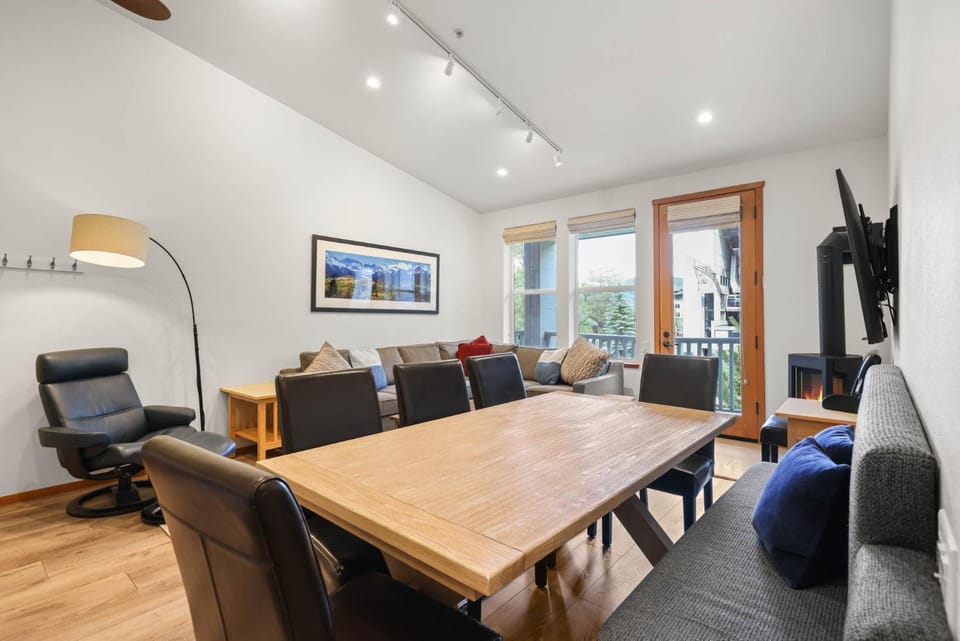 Palisades Tahoe Lodge Rentals Premium Two Bedroom #805 Apartment in Palisades Tahoe (Olympic Valley)