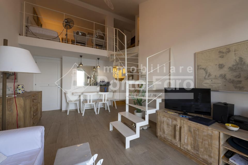 21 Pineta - Bilocale mansardato ristrutturato e vista mare Porto Faro Apartment in Palau