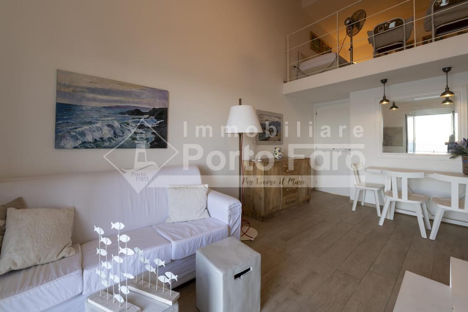 21 Pineta - Bilocale mansardato ristrutturato e vista mare Porto Faro Apartment in Palau