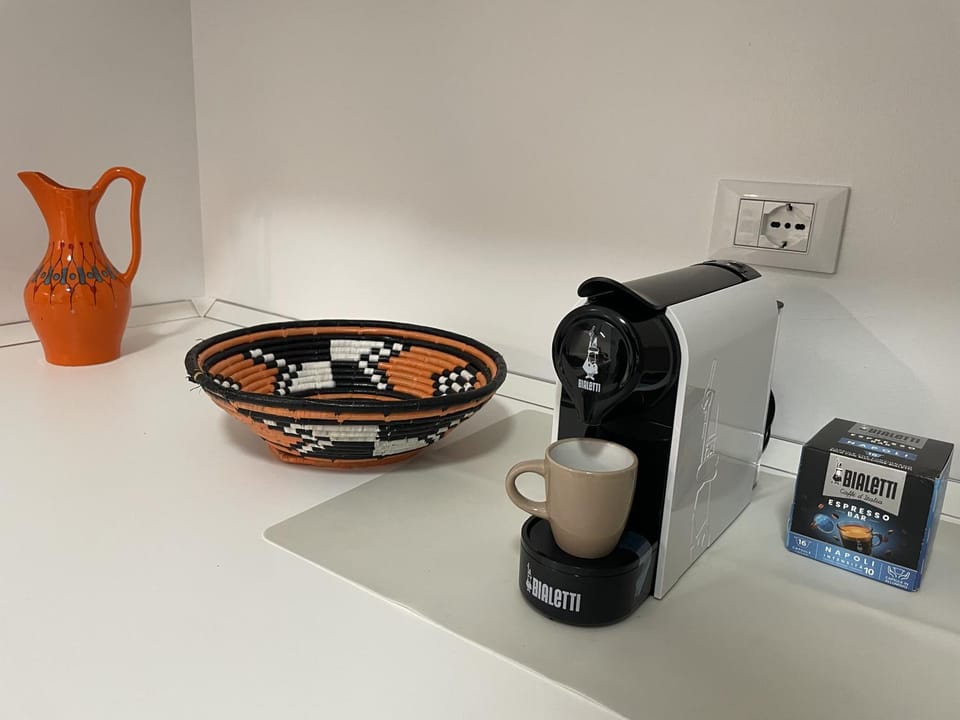 Coffee/tea facilities, Kitchen or kitchenette