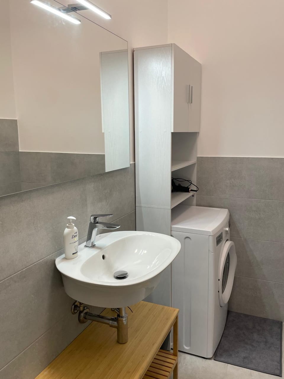 Toilet, Bathroom, washing machine