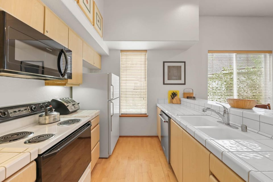 Palisades Tahoe Lodge Rentals Two Bedroom #422 Apartment in Palisades Tahoe (Olympic Valley)