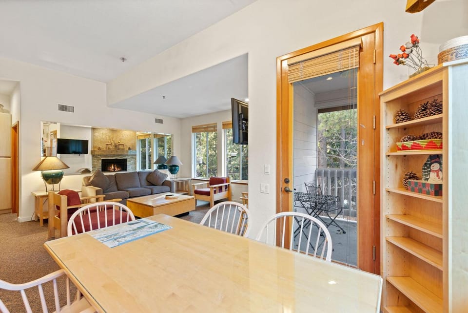 Palisades Tahoe Lodge Rentals Two Bedroom #521 Apartment in Palisades Tahoe (Olympic Valley)