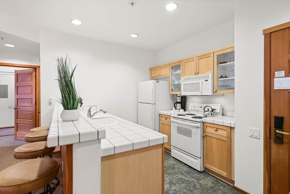 Palisades Tahoe Lodge Rentals Two Bedroom #703 Apartment in Palisades Tahoe (Olympic Valley)