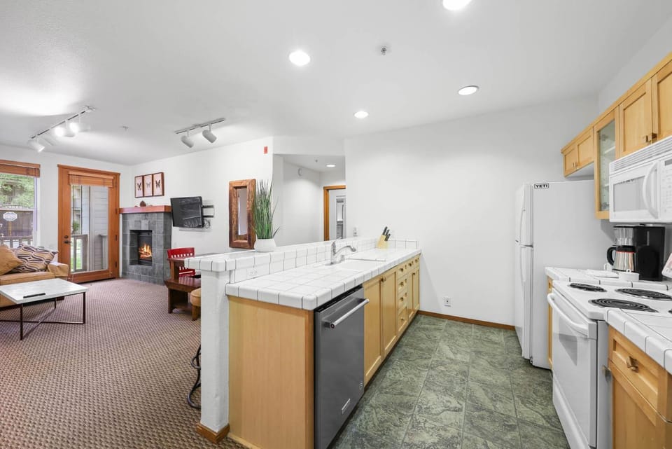 Palisades Tahoe Lodge Rentals Two Bedroom #703 Apartment in Palisades Tahoe (Olympic Valley)