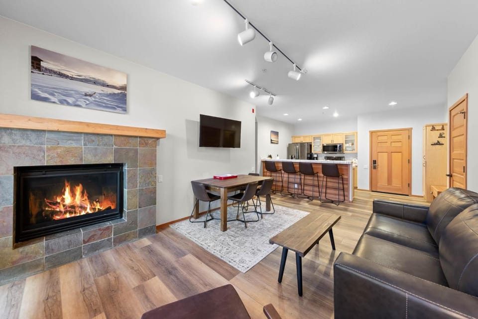 Palisades Tahoe Lodge Rentals Two Bedroom #705 Apartment in Palisades Tahoe (Olympic Valley)