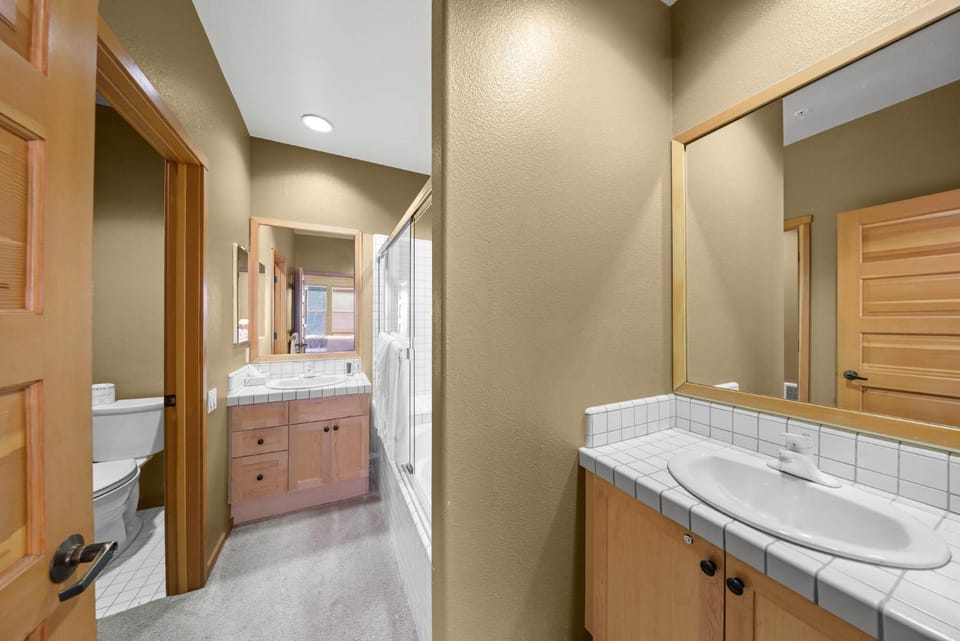 Palisades Tahoe Lodge Rentals Two Bedroom #804 Apartment in Palisades Tahoe (Olympic Valley)