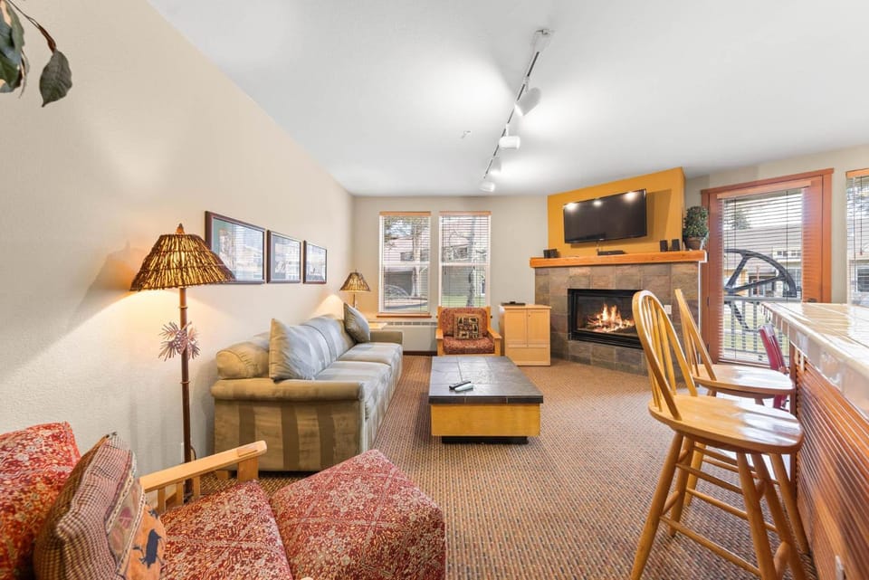 Palisades Tahoe Lodge Rentals Two Bedroom #716 Apartment in Palisades Tahoe (Olympic Valley)