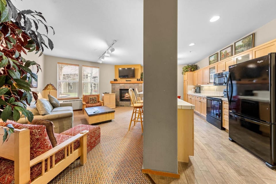 Palisades Tahoe Lodge Rentals Two Bedroom #716 Apartment in Palisades Tahoe (Olympic Valley)