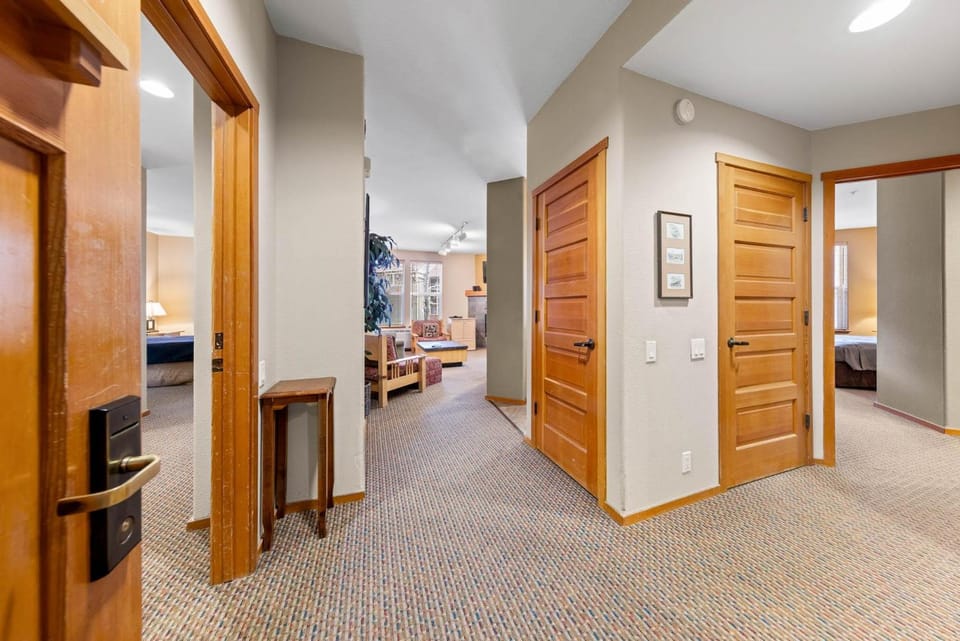 Palisades Tahoe Lodge Rentals Two Bedroom #716 Apartment in Palisades Tahoe (Olympic Valley)