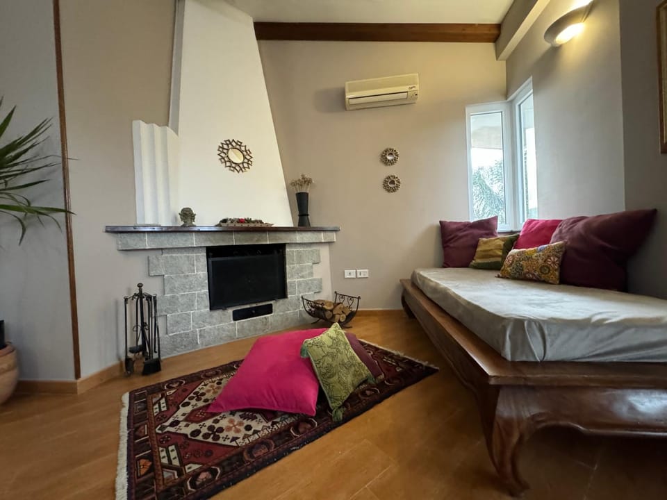 Photo of the whole room, flat iron, air conditioner