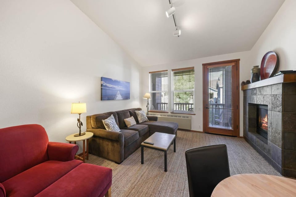 Two Bedroom #801 Apartment in Palisades Tahoe (Olympic Valley)