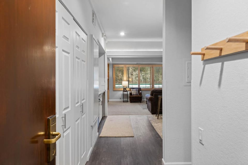 Palisades Tahoe Lodge Rentals Premium Studio #227 Apartment in Palisades Tahoe (Olympic Valley)