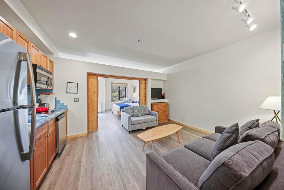 Palisades Tahoe Lodge Rentals Premium Studio #149 Apartment in Palisades Tahoe (Olympic Valley)