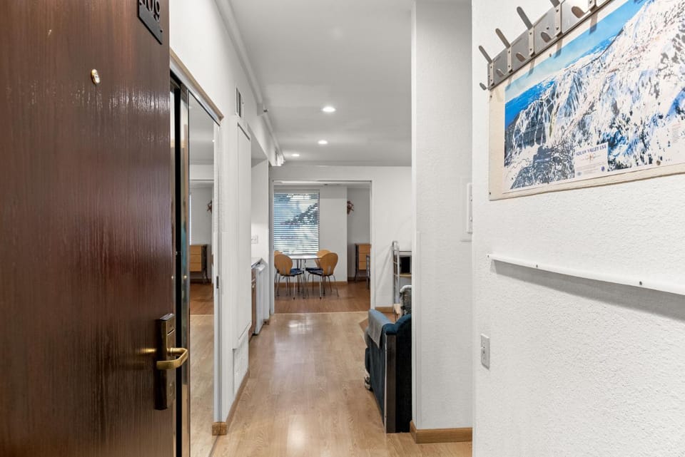 Palisades Tahoe Lodge Rentals Studio #109 Apartment in Palisades Tahoe (Olympic Valley)