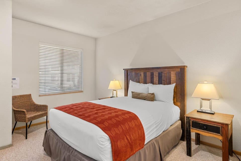 Palisades Tahoe Lodge Rentals Studio #152 Apartment in Palisades Tahoe (Olympic Valley)