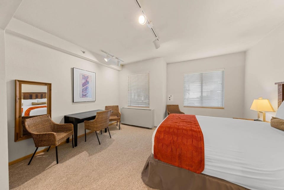 Palisades Tahoe Lodge Rentals Studio #152 Apartment in Palisades Tahoe (Olympic Valley)