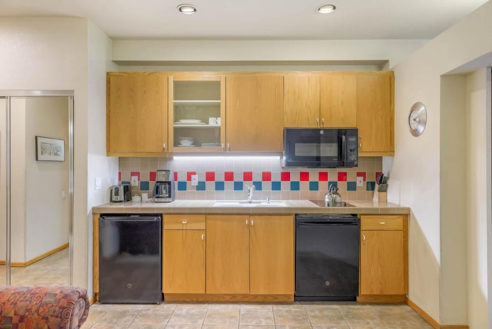 Palisades Tahoe Lodge Rentals Studio #148 Apartment in Palisades Tahoe (Olympic Valley)