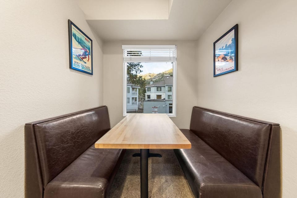 Palisades Tahoe Lodge Rentals Studio #211 Apartment in Palisades Tahoe (Olympic Valley)