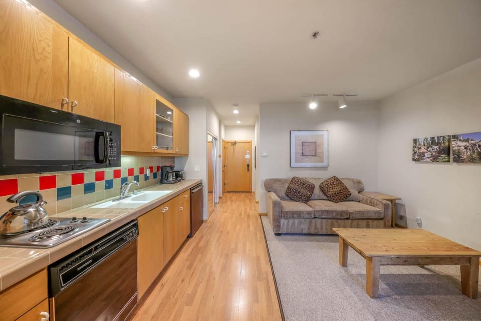 Palisades Tahoe Lodge Rentals Studio #158 Apartment in Palisades Tahoe (Olympic Valley)