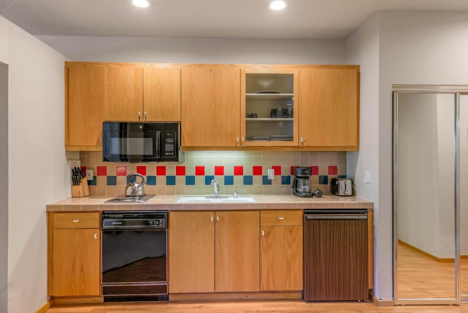 Palisades Tahoe Lodge Rentals Studio #158 Apartment in Palisades Tahoe (Olympic Valley)