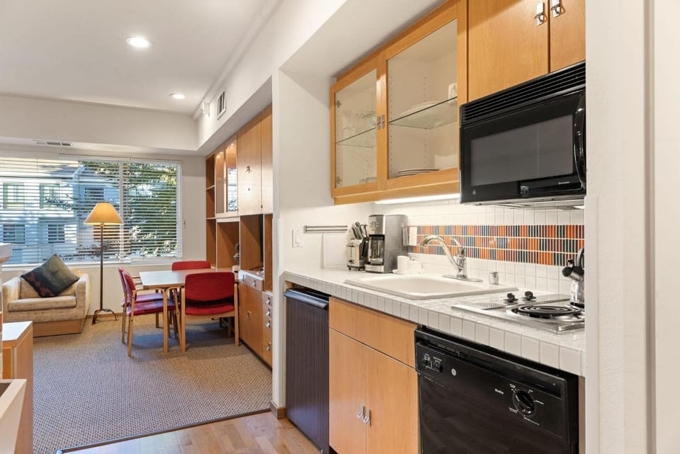 Palisades Tahoe Lodge Rentals Studio #205 Apartment in Palisades Tahoe (Olympic Valley)